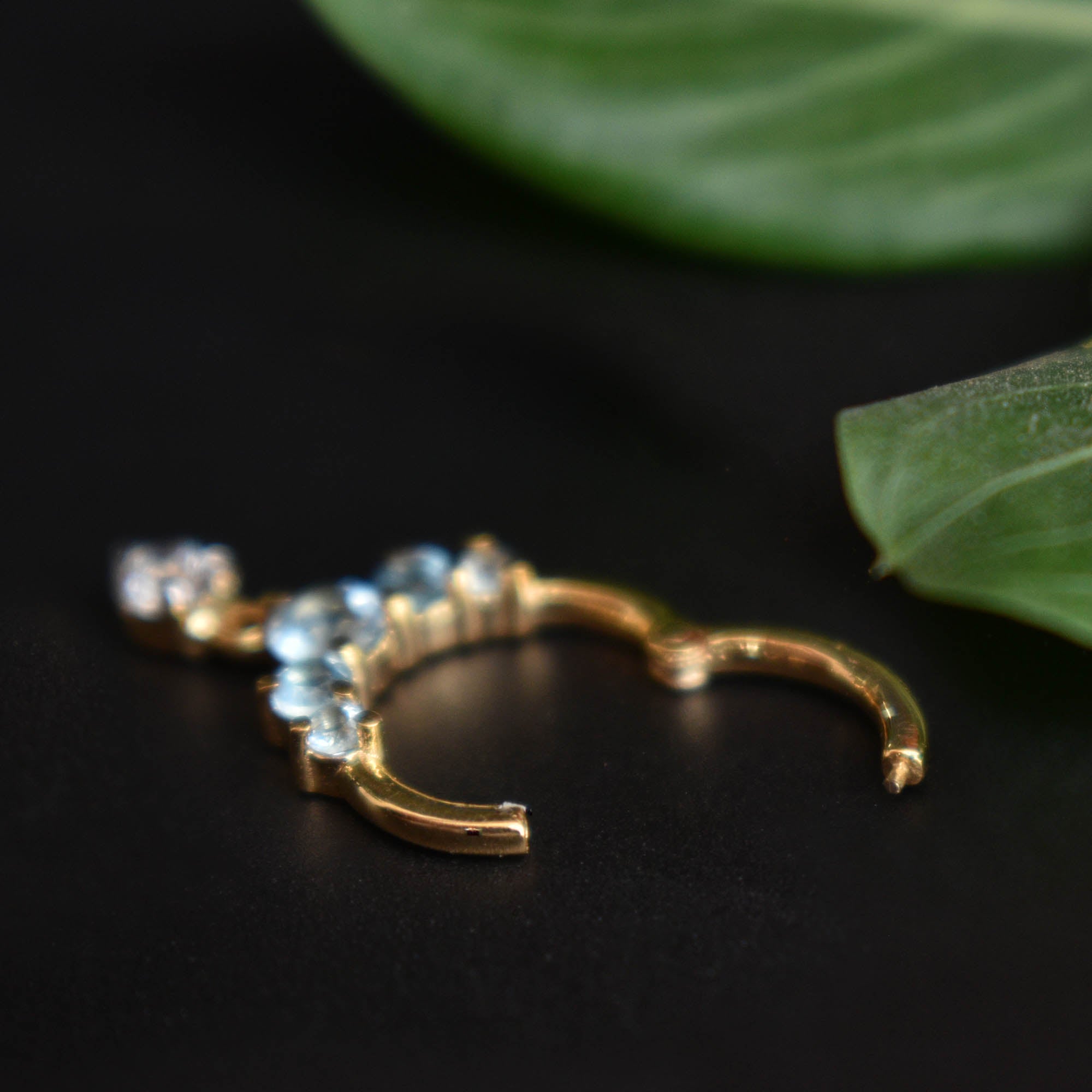6-10mm Natural Blue Topaz & Dangling Diamond Clicker