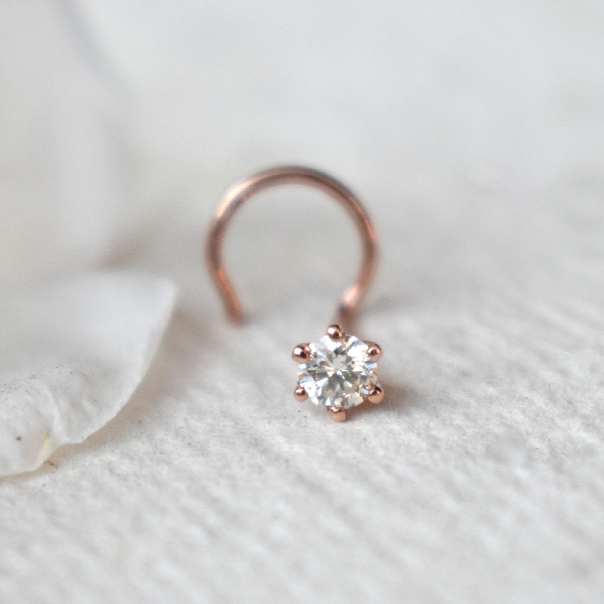 22 Gauge C/L Twist Wire Diamond Nose Stud