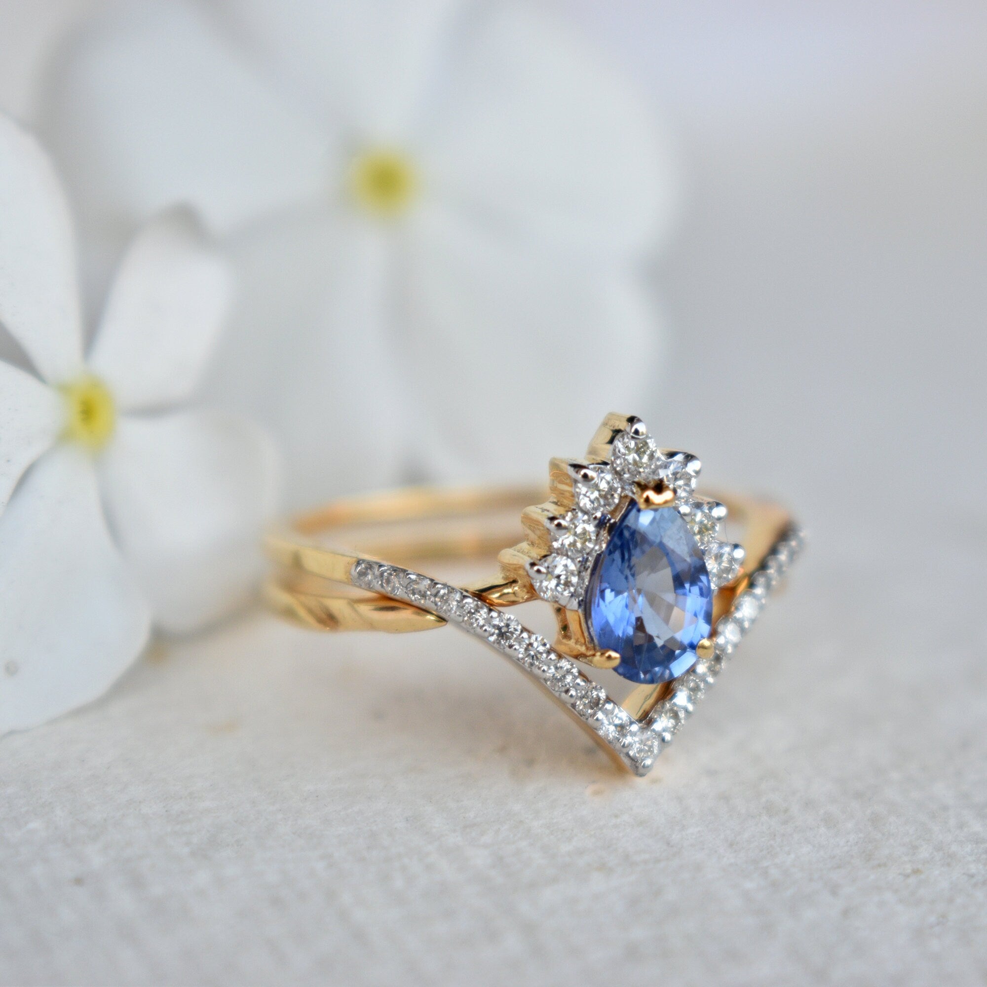 INTERLOCKING Natural Blue Sapphire & Diamond Wedding Ring Set