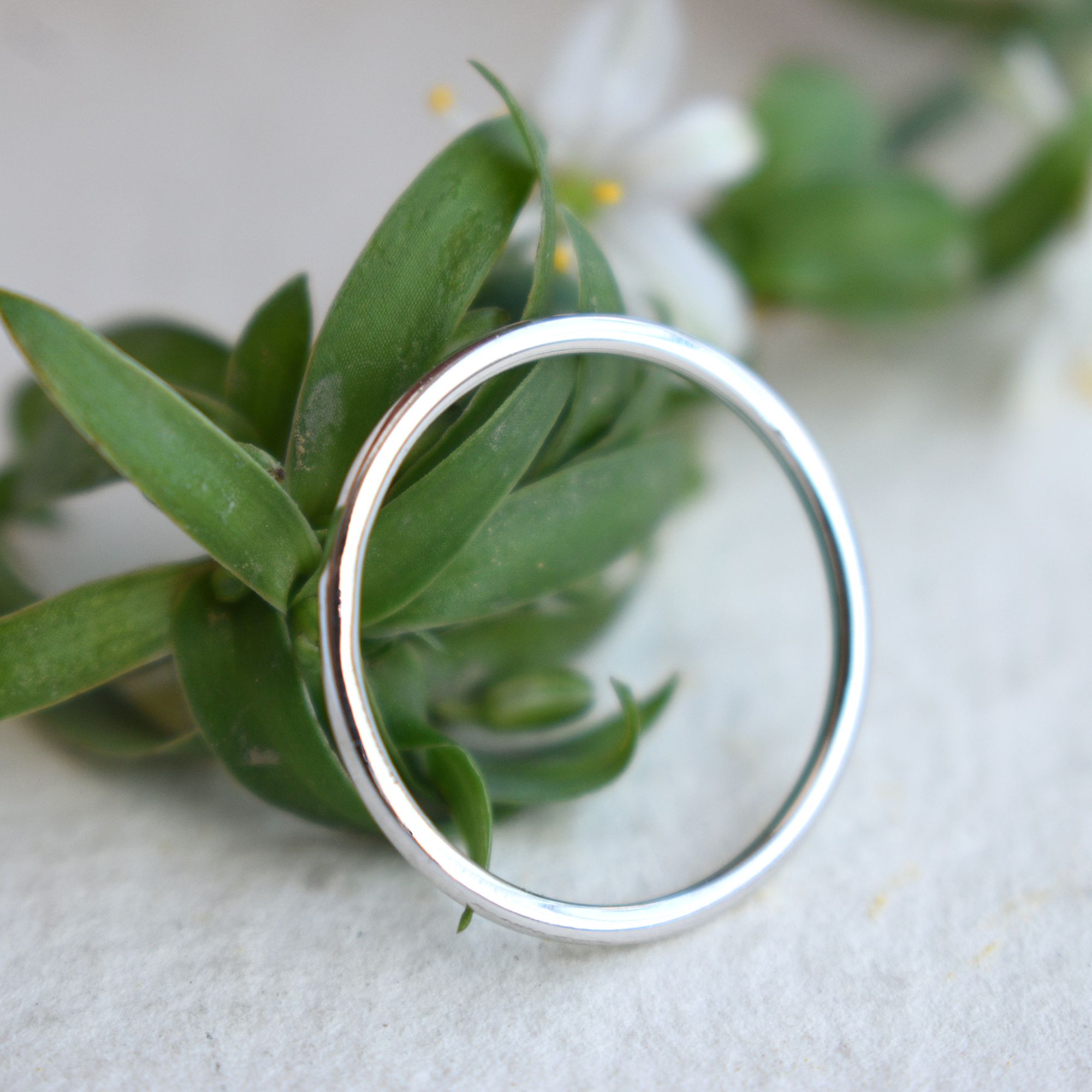 1 mm Solid Dainty Gold Band Ring