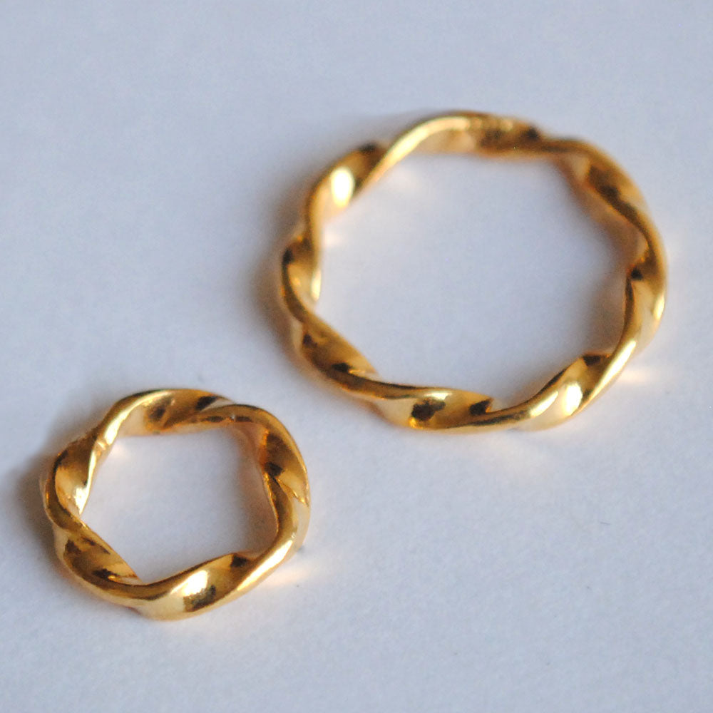 Full Eternity Solid Gold Mobius Twisted Ring