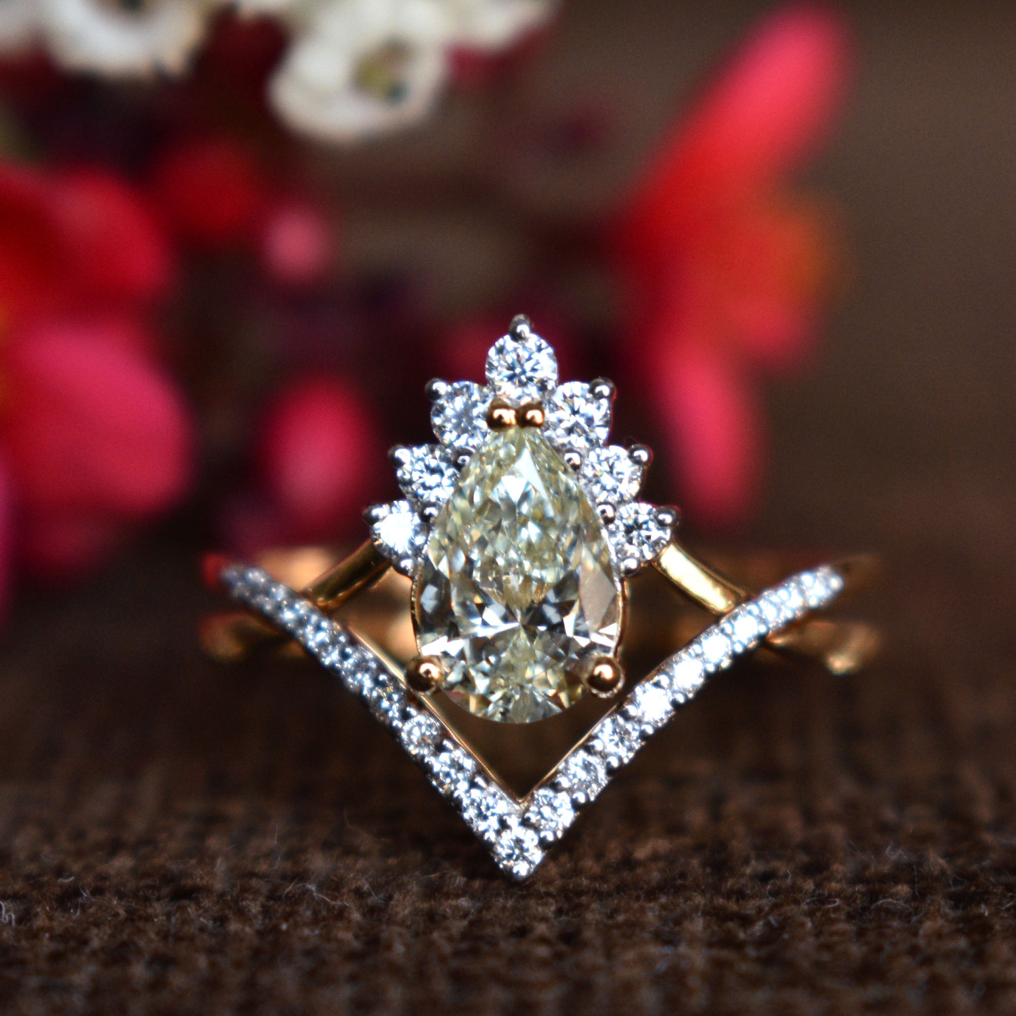 1 Carat Pear Diamond Crossover Bridal Wedding Ring Set