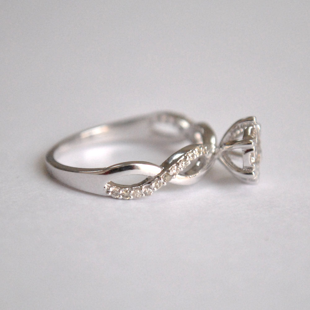 Round Illusion Set Diamond Ring with Studded Band