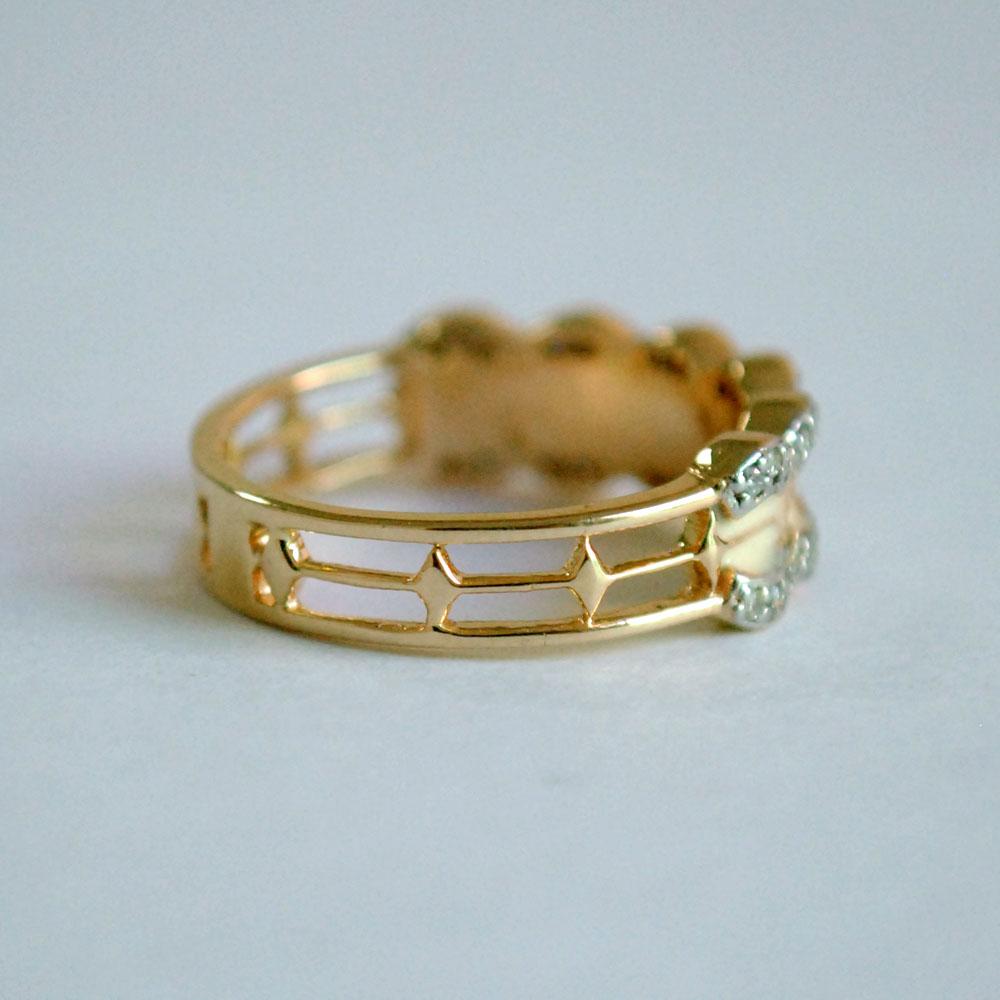 Broad Scalloped White Enamel and Diamond Band in 14K Solid Gold US6