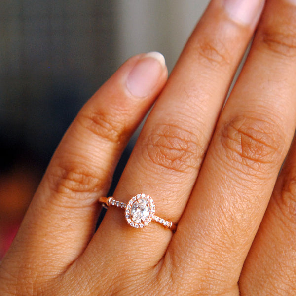 Oval cut diamond with halo discount