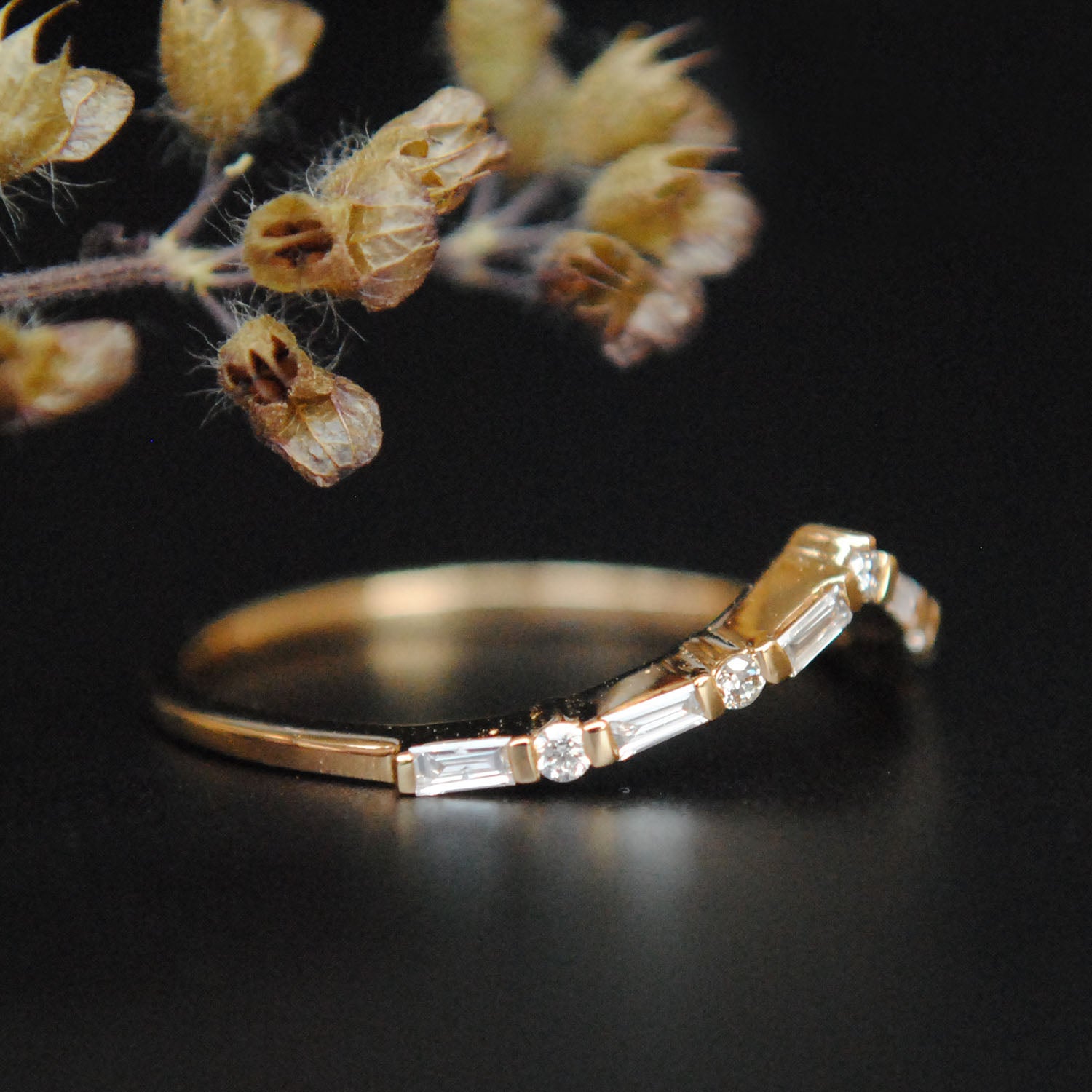 Round & Baguette Diamond Chevron V Ring