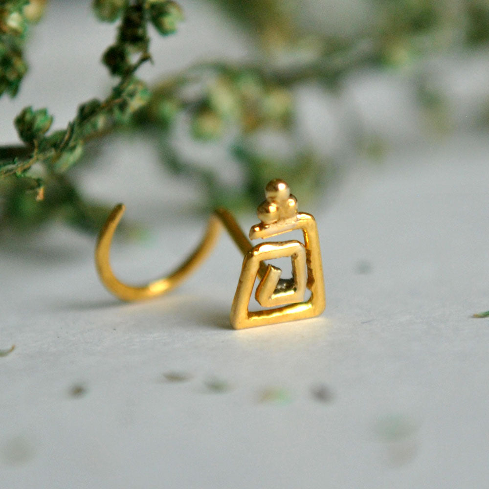 Spiral Trapezium Piercing Stud