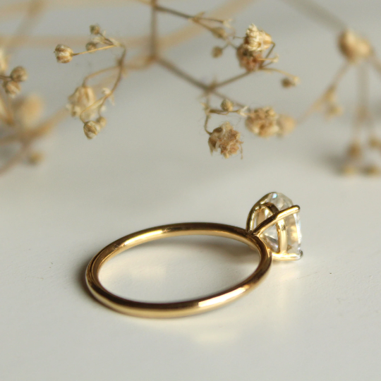 8x6mm Oval Moissanite Classic Engagement Ring