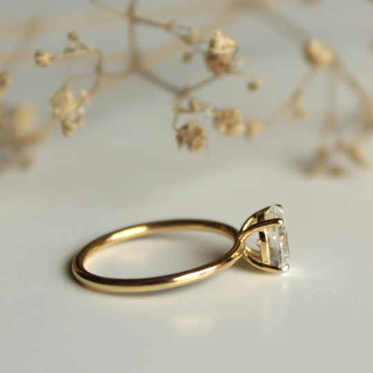 8x6mm Oval Moissanite Classic Engagement Ring