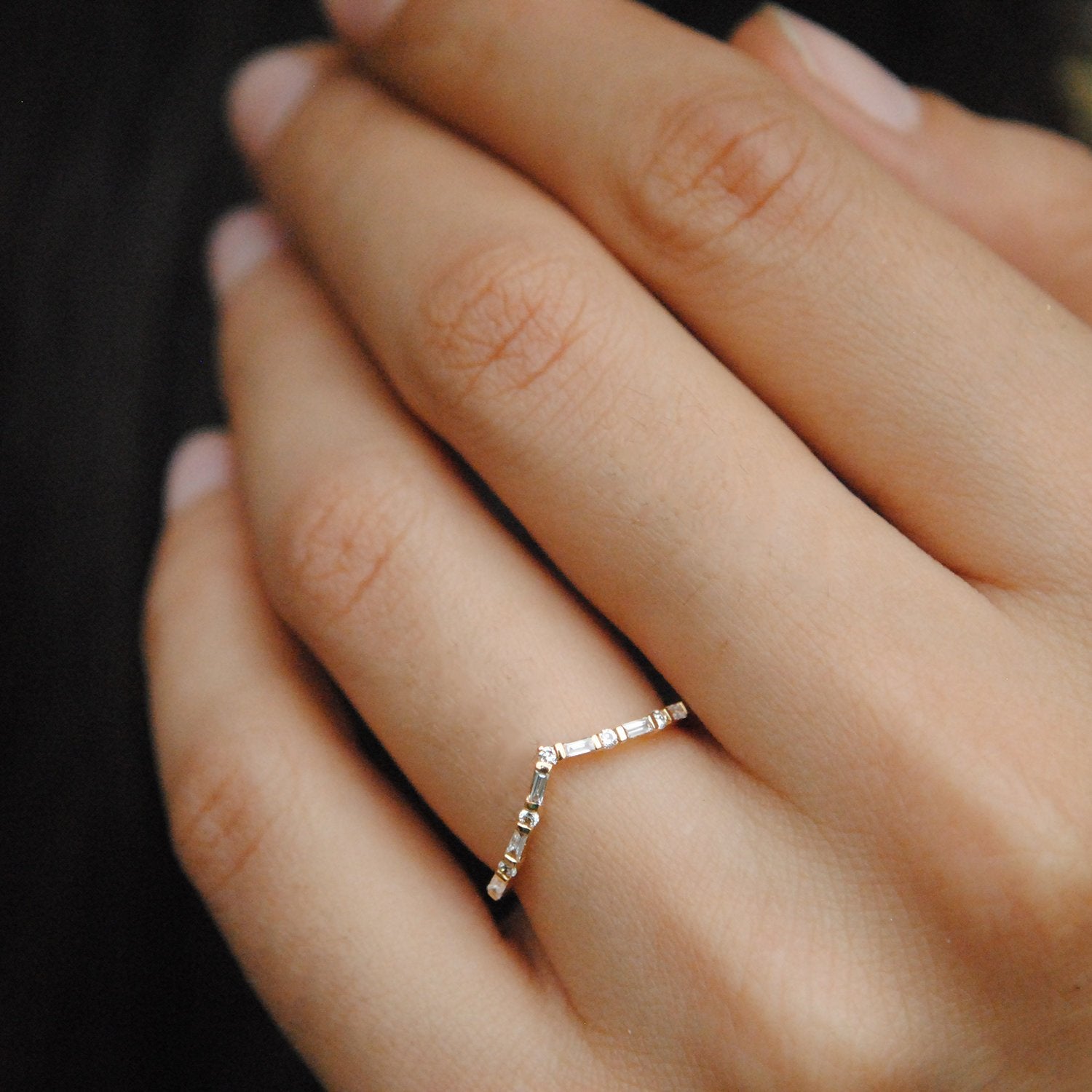 Round & Baguette Diamond Chevron V Ring