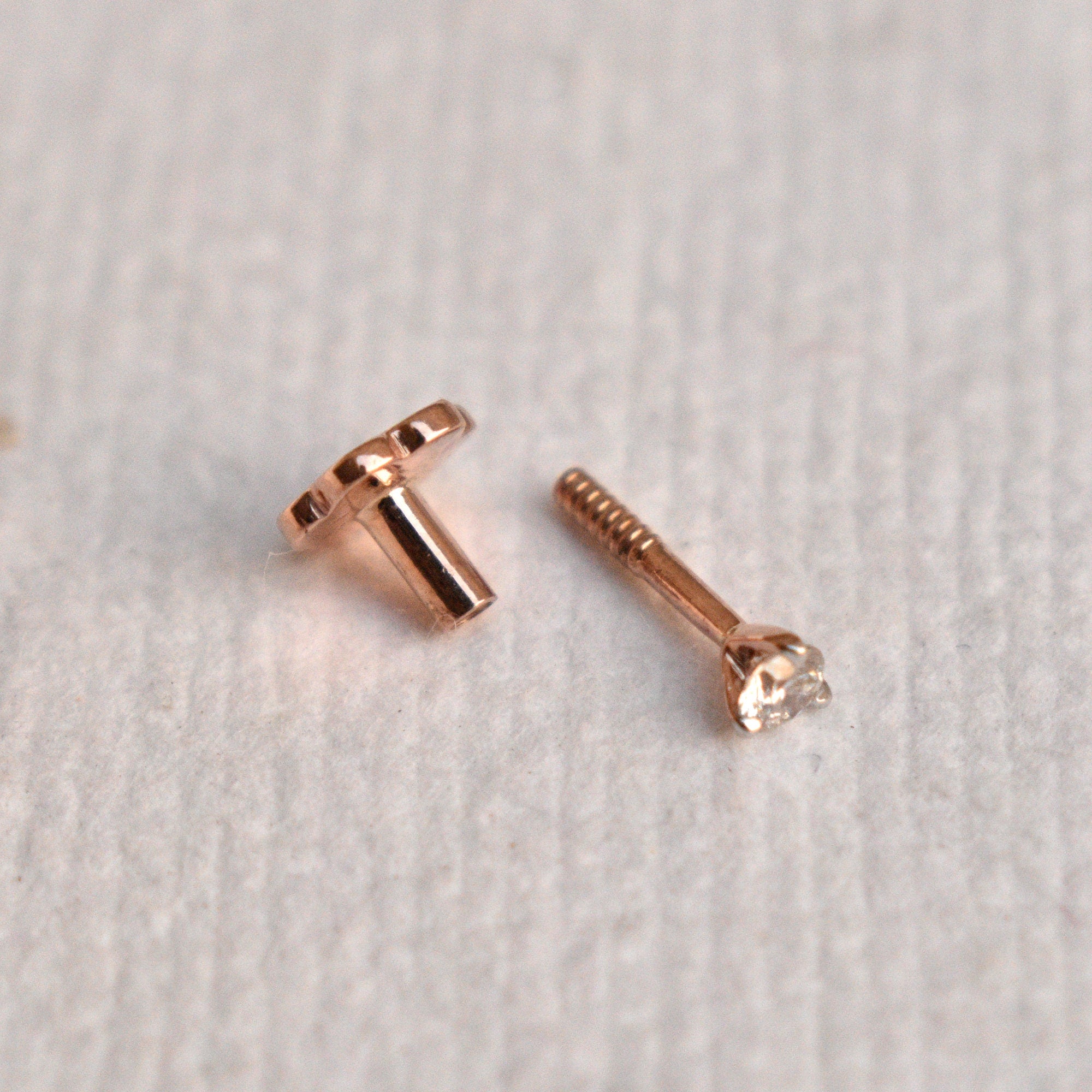 Half Flatback 20g Diamond Stud