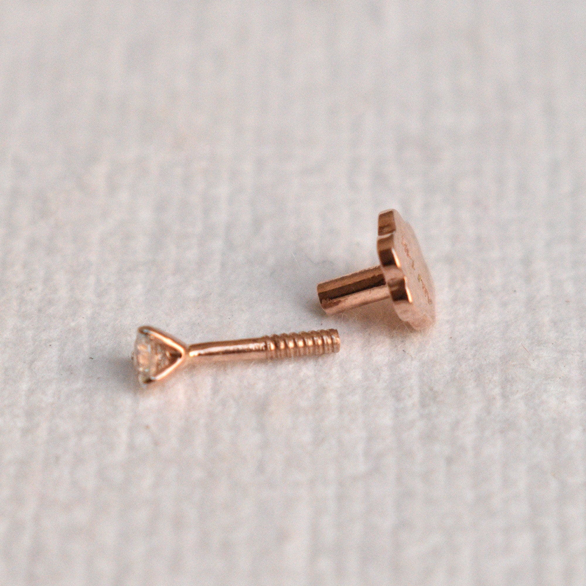 Half Flatback 20g Diamond Stud