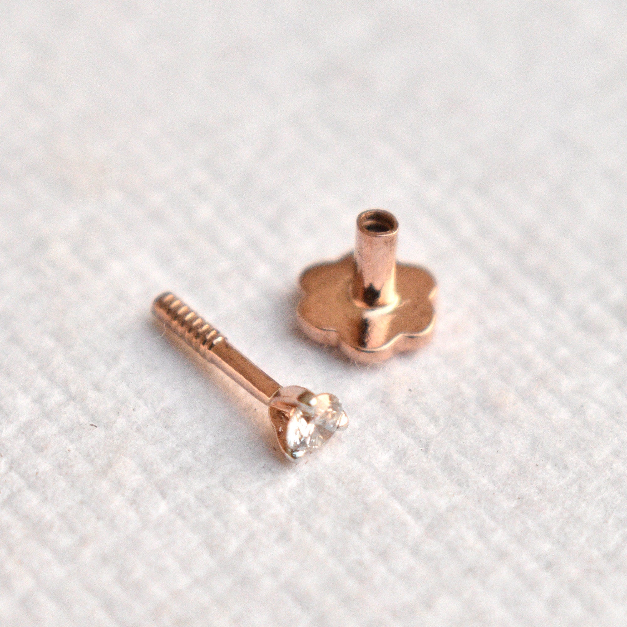 Half Flatback 20g Diamond Stud