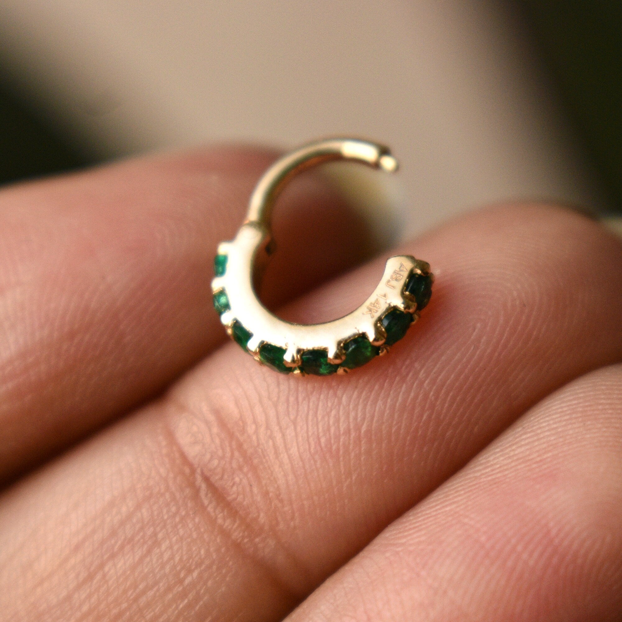 6mm-13mm Natural Green Emerald Hinged Hoop Clicker