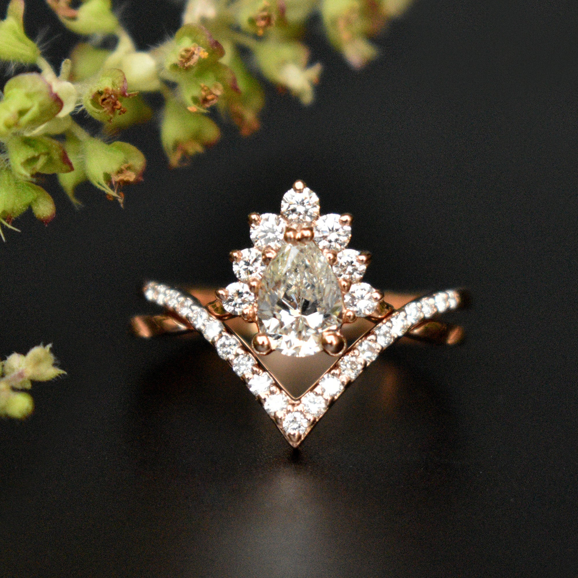 1/2 Carat Pear Diamond Crossover Wedding Ring Set in 14K Rose Gold, US 4.5