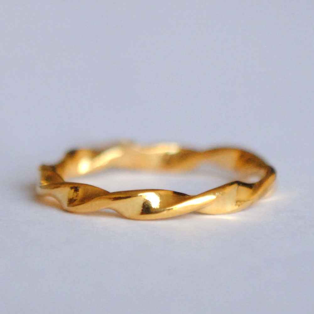 Full Eternity Solid Gold Mobius Twisted Ring