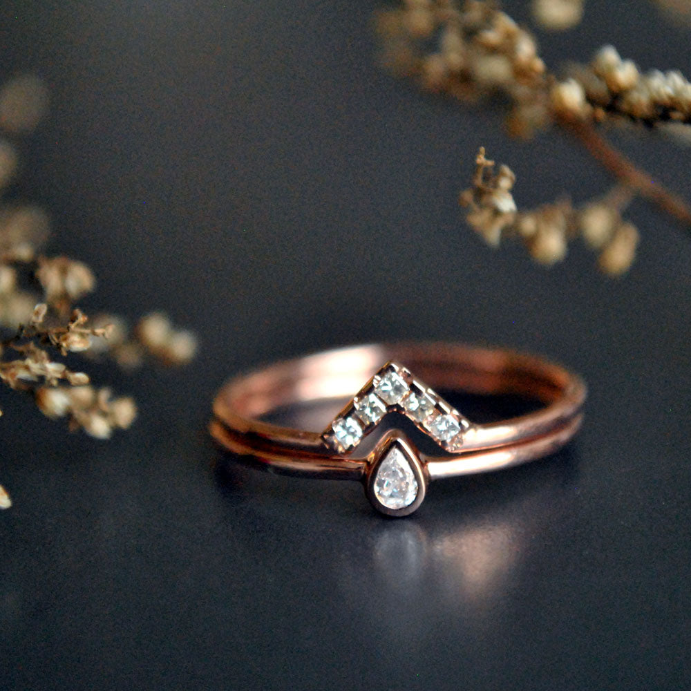 Pear Shaped Alexandrite Engagement Ring Set Rose Gold Vintage Halo Ring  Unique Moissanite Diamond Curved Wedding Bands Art Deco Bridal Set - Etsy