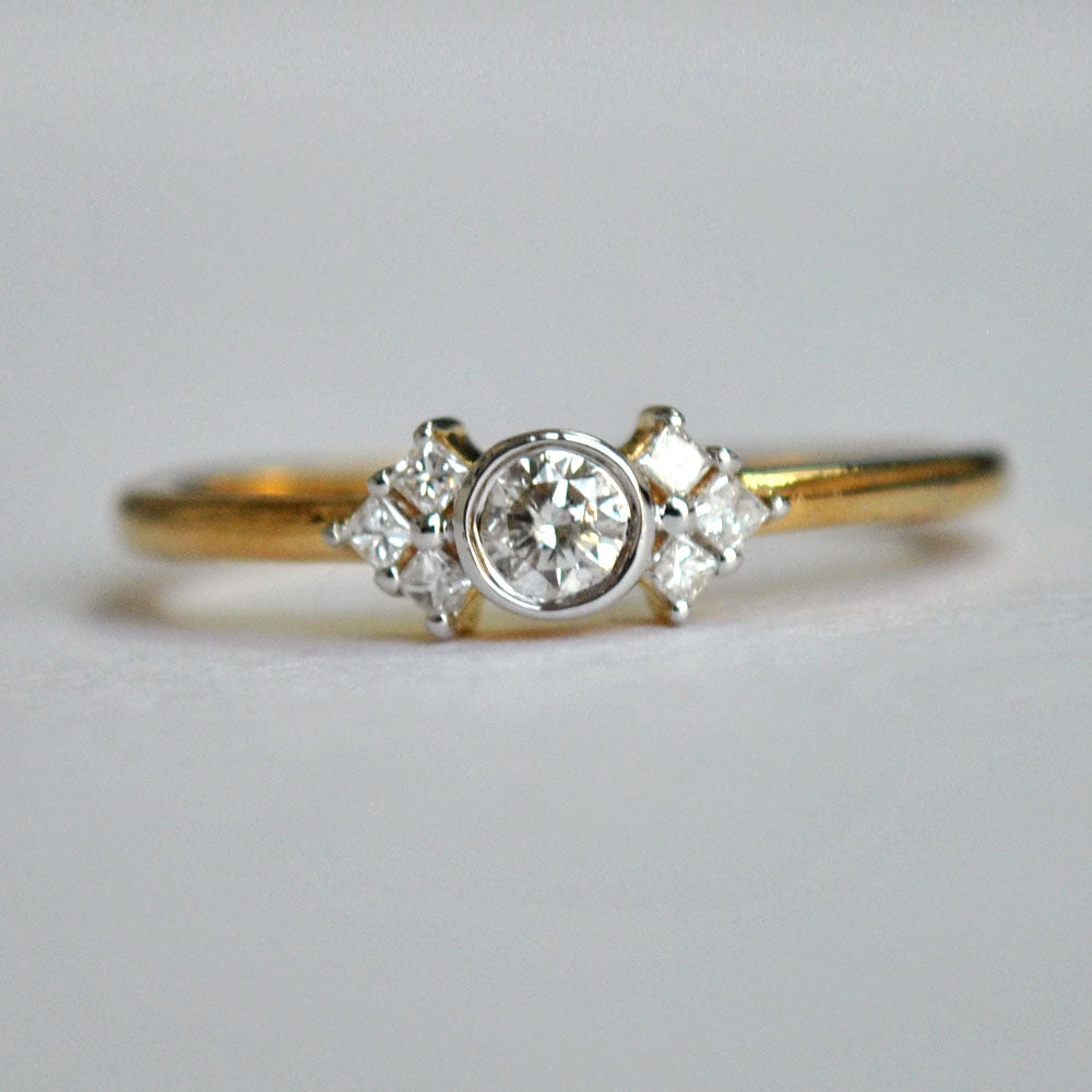 Cluster Diamond Ring with Round and Princess cut diamond