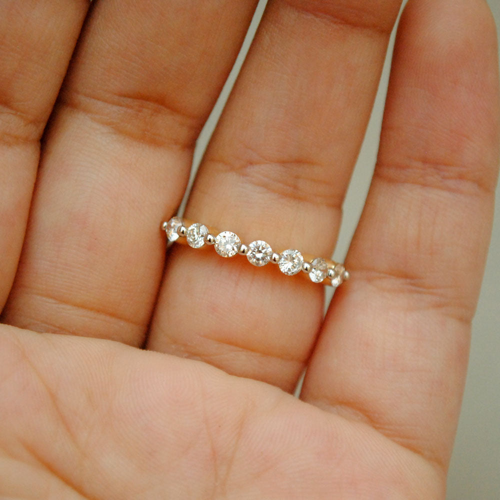 2.6mm Single Prong 7 Diamond Straight Band