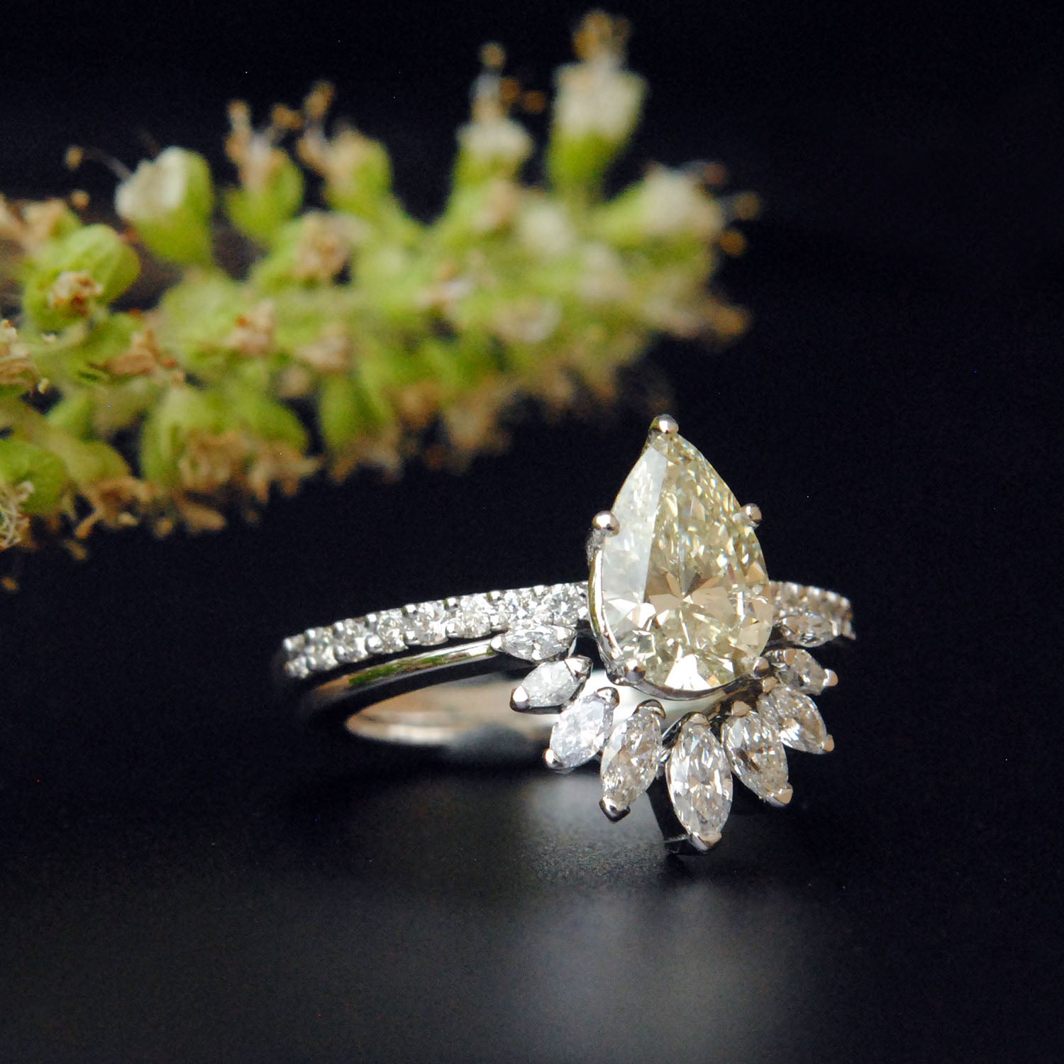 Pear shaped ring with diamond band Clearance