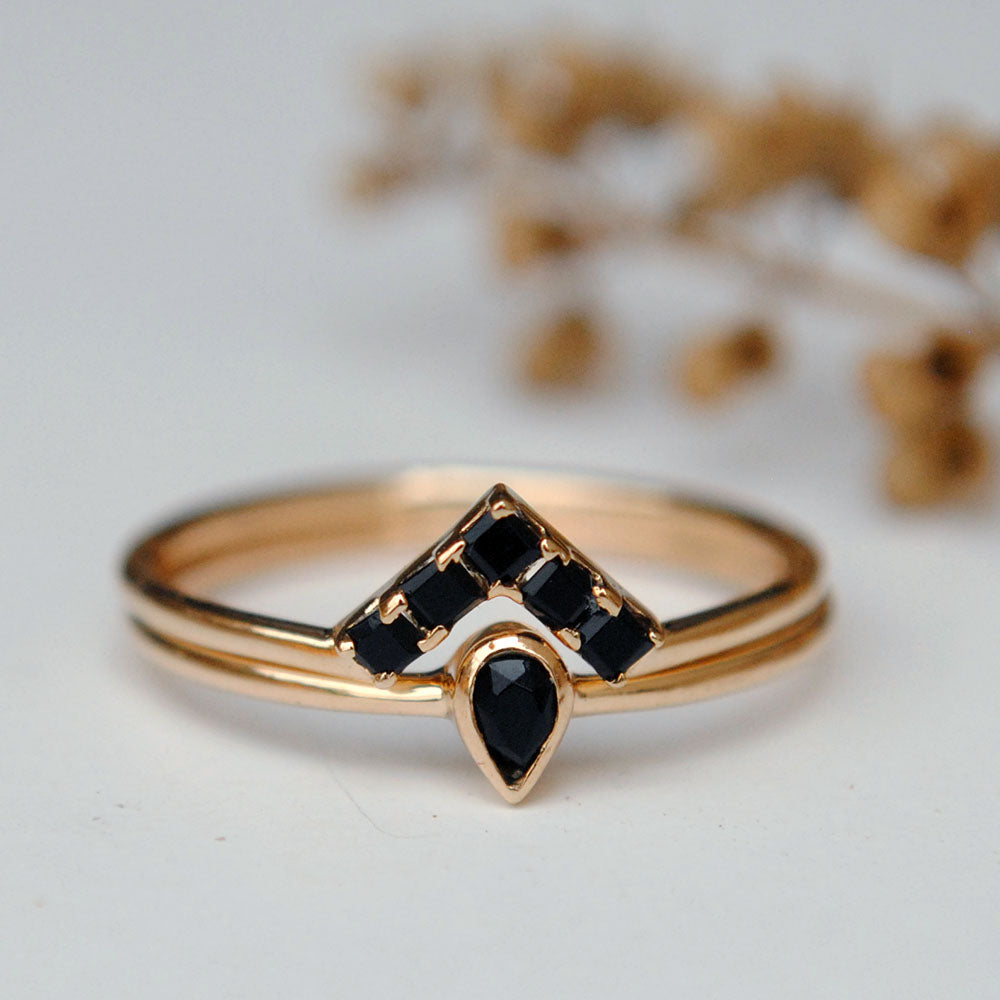 Black Spinel Pear Ring with Princess Cut Chevron V Wedding Band Ring Set in 14K Solid Gold