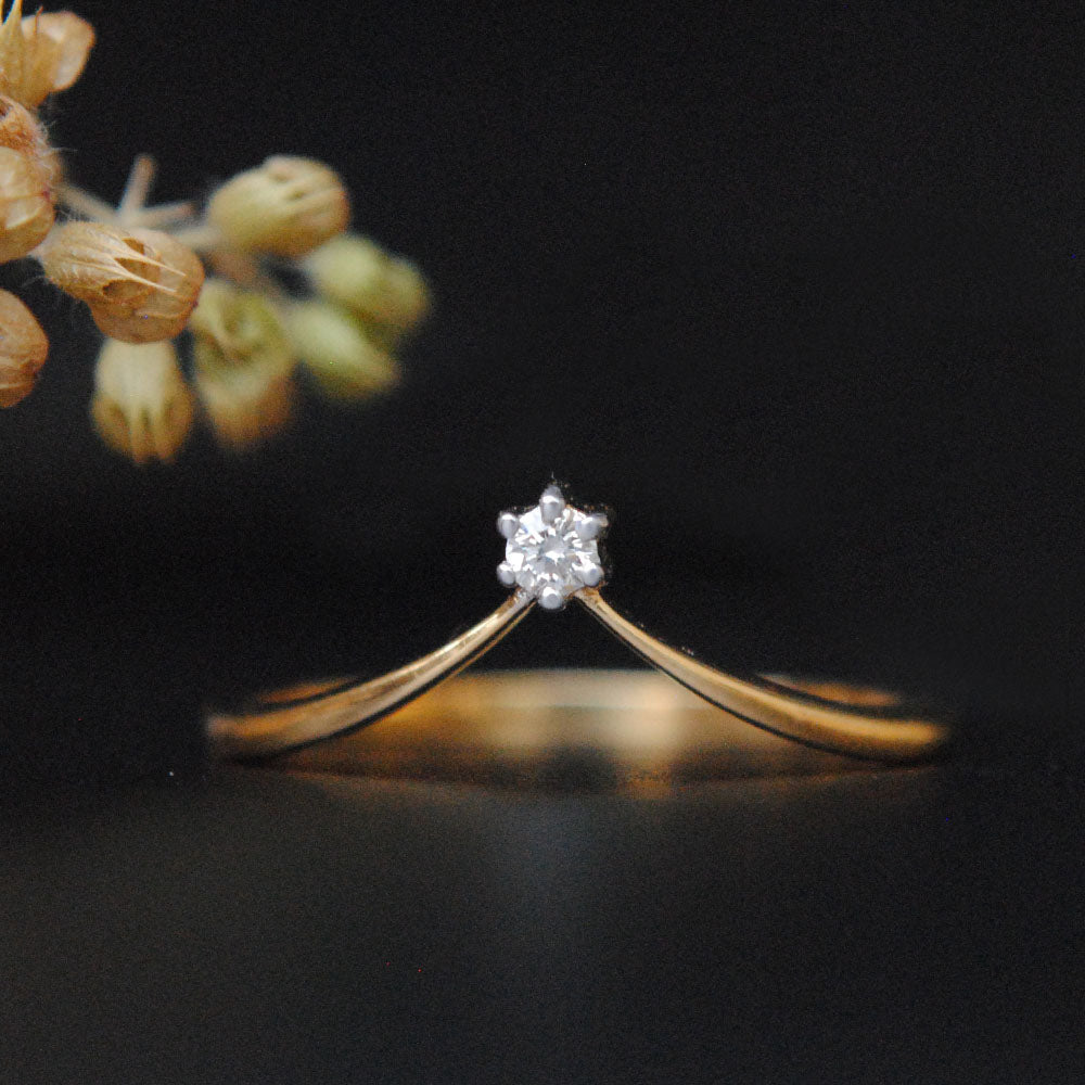 Buy Relished Crown Single Diamond Ring - Joyalukkas