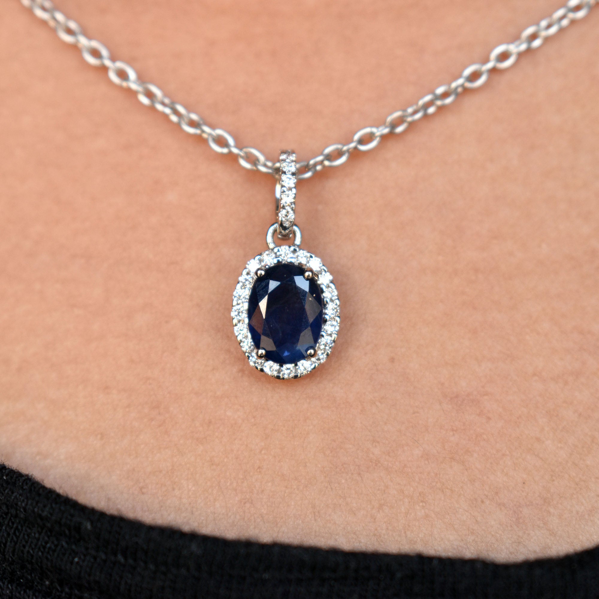 14 Karat Yellow Gold September Birthstone Round Blue Sapphire & Diamond  Halo Pendant Necklace - WeilJewelry