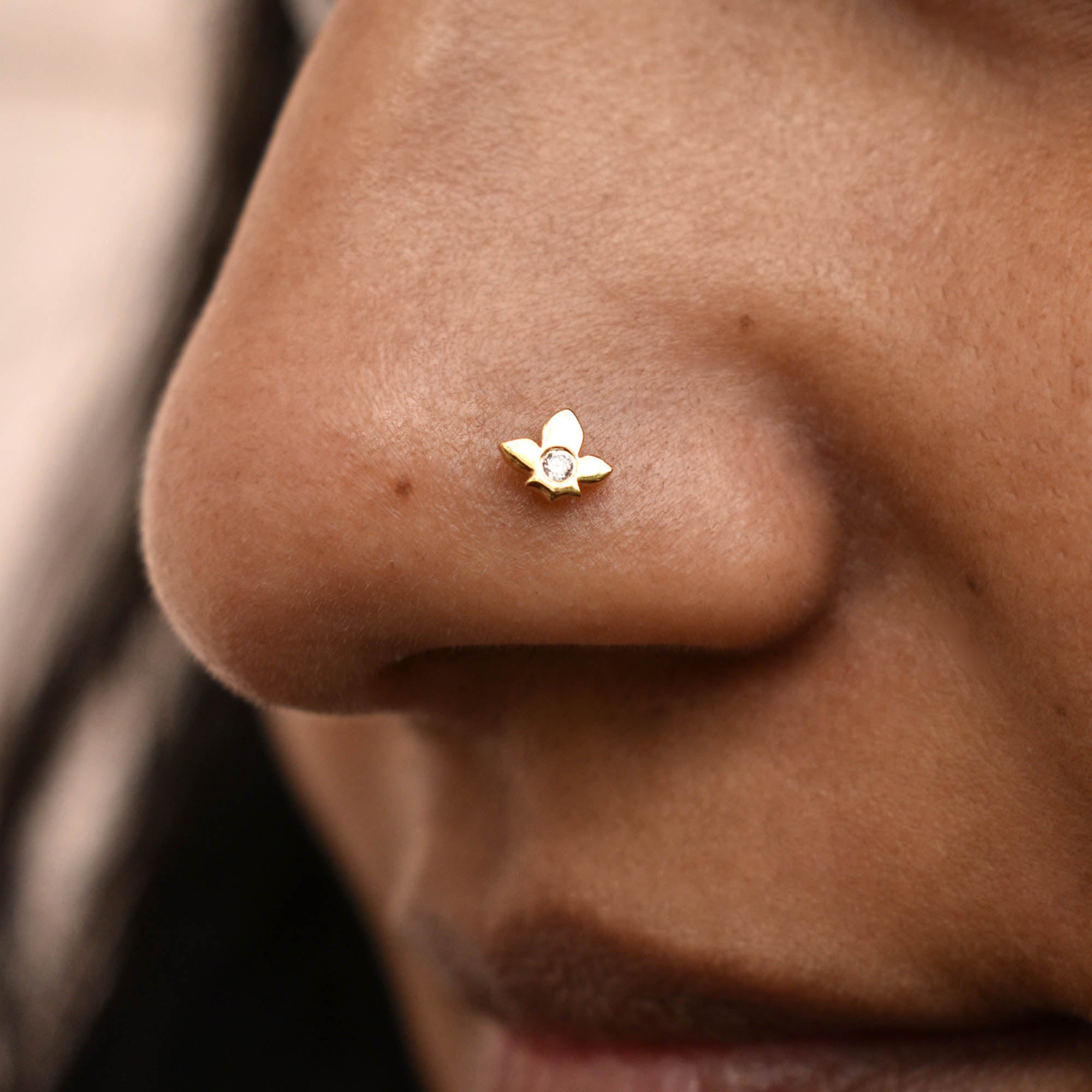 Tiny Maple Leaf Stud