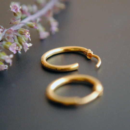 Gold hoop 2025 earrings 22k