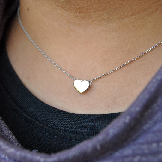 Simple best sale heart locket