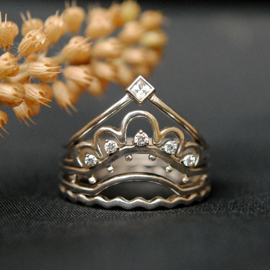 The Queen Gold White Pearl Ring – aroshataglia