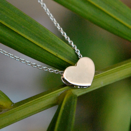 14K Solid Gold Tiny Heart Pendant Necklace, Everyday Small Pendant, Simple, Minimal Layering Valentine Gift