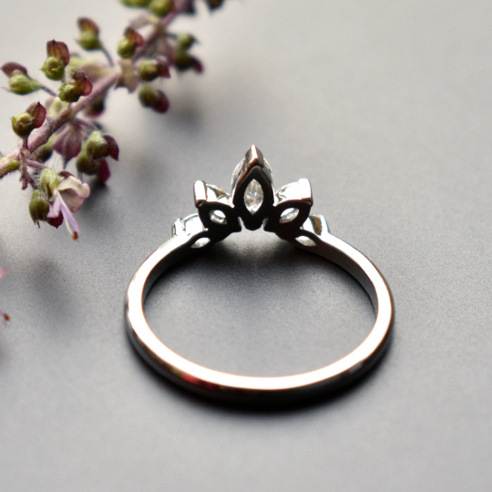 8*10mm Oval Cut Moissanite Diamond Halo Stacking Wedding Band Engagement  Ring Set