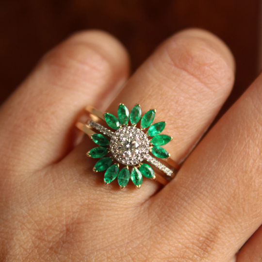 Diamond and Emerald Bridal Ring Set